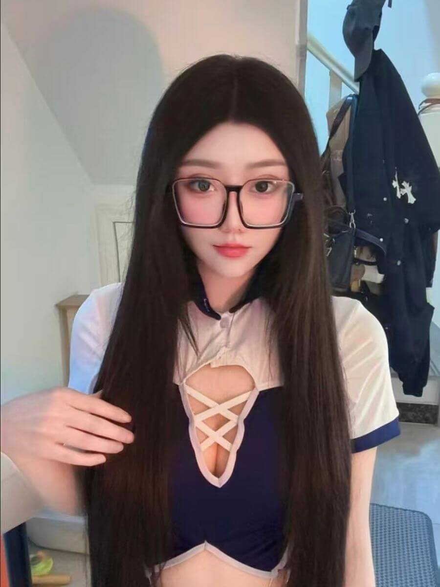 イース(22歳)